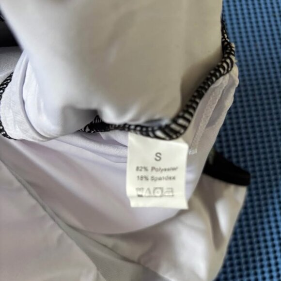 Women's Size Small Tropical Print One-Piece Swimsuit - Picture 4 of 5